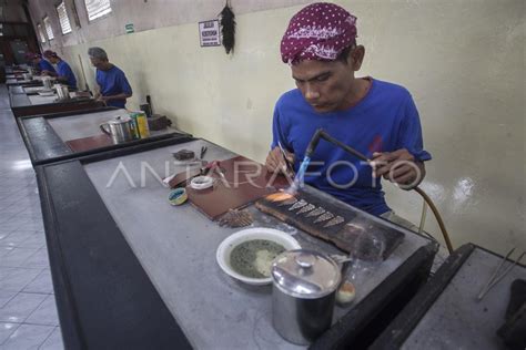 KERAJINAN LOGAM KOTAGEDE ANTARA Foto