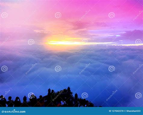 Beautiful Sunrise View on Mount Emei Stock Photo - Image of emei, mist ...