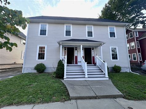 36 Court St Medford Ma 02155 Townhome Rentals In Medford Ma
