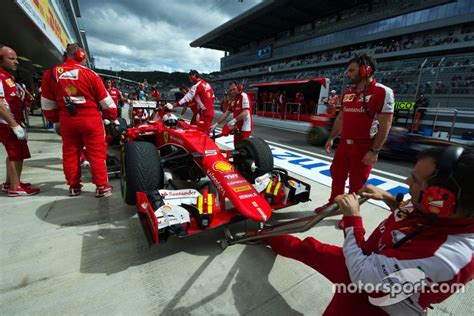 Sebastian Vettel Ferrari SF15 T At Russian GP Formula 1 Photos