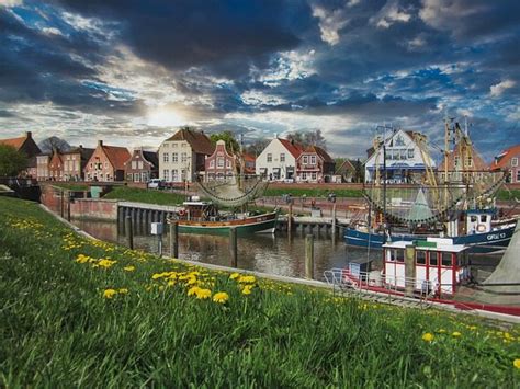 Urlaub mit Hund an der Nordsee Greetsiel grüßt seine Gäste