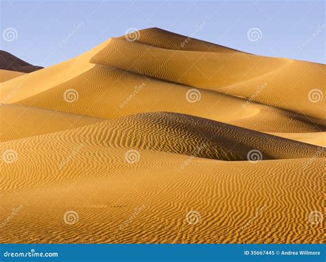 Middle East Desert Stock Image Image Of Beautiful Arabia 35667445