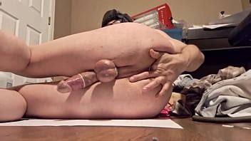 Je doigte mon cul de sissy jusqu à ce que je jouisse XVIDEOS