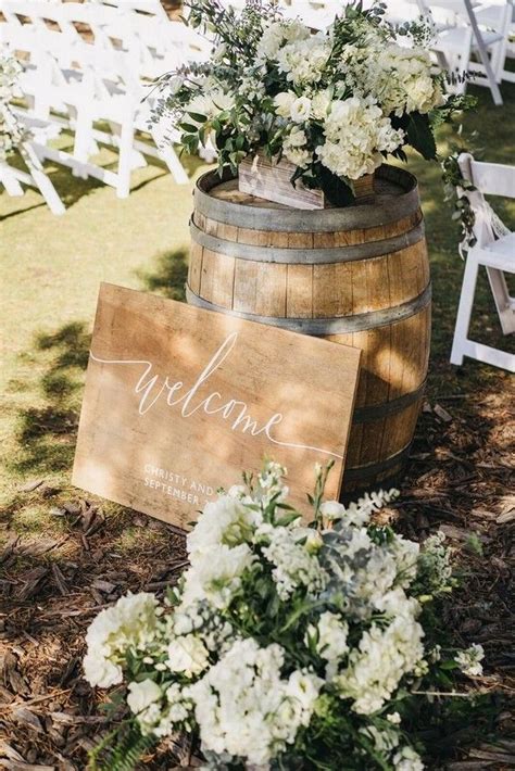 Top 20 Rustic And Wood Wedding Welcome Signs Roses Rings Vineyard