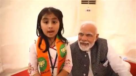 Bjps Star Campaigner Pm Narendra Modi Listens To Girl As She Gives