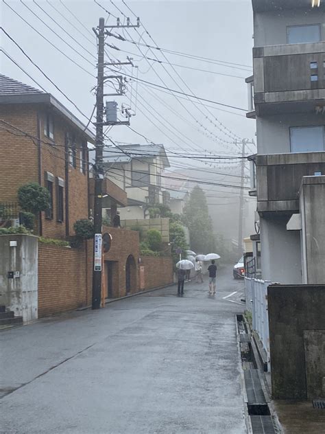 【火事】横浜市西区浅間台に消防車のサイレン鳴り響く火災 浅間台に煙が充満し焦げ臭い まとめダネ！