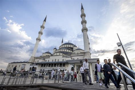 In Pictures Muslims Celebrate Eid Al Adha As Pilgrims Conclude Their Hajj