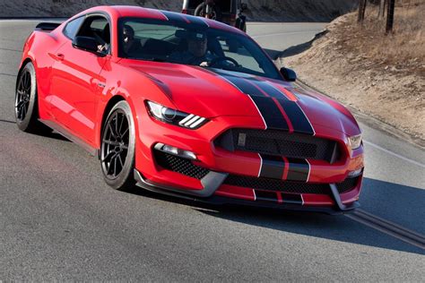 First Drive Reviews Of The New Shelby Gt350 Mustang Porsche Macan Forum