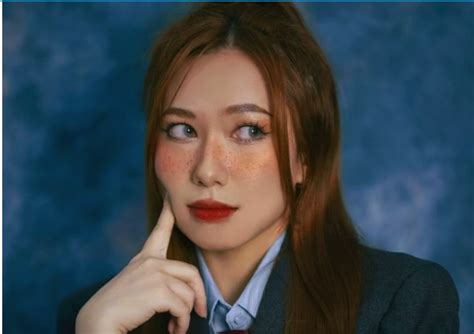 Hot TikToker xinh đẹp khiến netizen tranh cãi vì quan điểm kiếm tiền