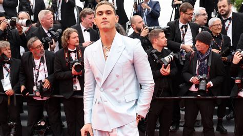 Alejandro Speitzer Luce Elegante En Cannes 2023 Con Un Traje Sastre