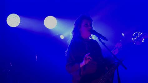 Haloo Helsinki! - Beibi @ Peurunka Areena - YouTube
