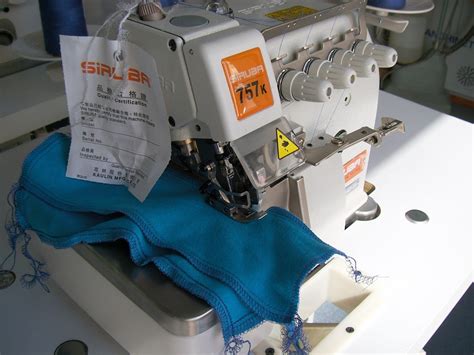 Maquina De Coser Overlock De 5 Hilos Industrial Siruba Ropa 17 990