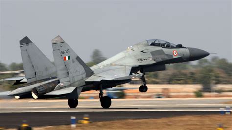 Iaf Sukhoi Su 30mki Jet Crashes In Open Field In Nashik Pilots Eject