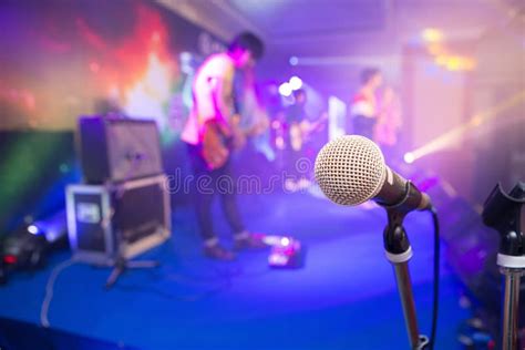 Microphone for Singers on Stage Editorial Stock Photo - Image of band, classic: 130819673