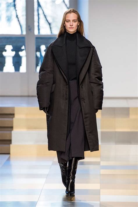 Сильная и независимая: новые 80-е в коллекции Jil Sander | Журнал ...