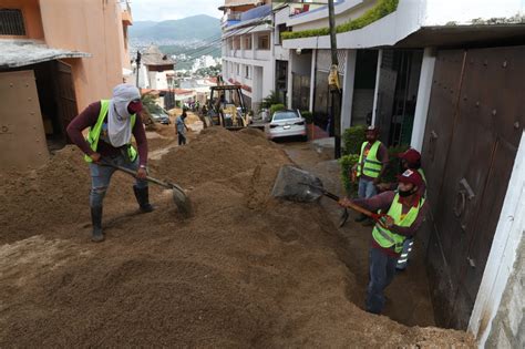 Fuerzas Armadas Brindan Auxilio A Damnificados Por Lluvias