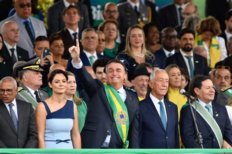 Bolsonaro Elogia Michelle Ataca Stf E Repete Amea As Diante De