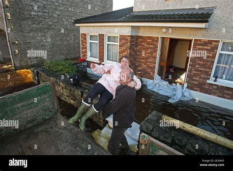 Jimmy Dunican L Ve Son Pouse Mary Sur Son Semi Remorque Sur River