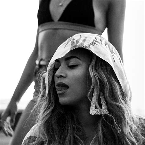 Beyonce and Nicki Minaj "Feeling Myself" Pictures | PS Celebrity