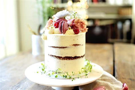 Fru Timian Kake Semi Naked Cake