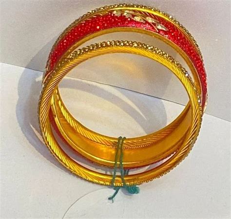 Round Red And Golden Wedding Metal Bangles Set Size At Set