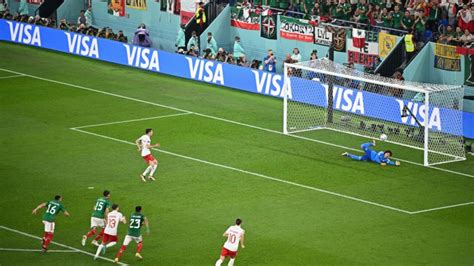 Video Guillermo Ochoa Se Viste De H Roe Al Atajarle Penal A Robert