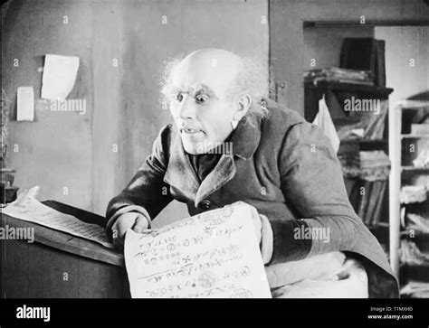 Nosferatu 1922 Vintage Movie Screen Stock Photo Alamy