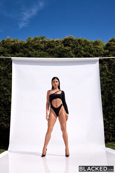 Quinne Saten Queenie Sateen Nude Porn Pic