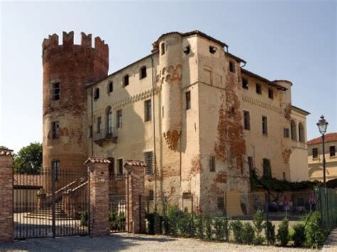 Castello Di Monasterolo Di Savigliano Castle Ebike Friendly