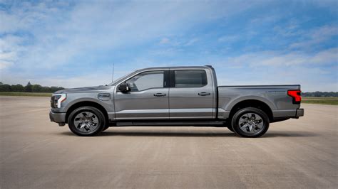 Ford F 150 Lighting Gets A New Sibling The Ford F 150 Lighting Flash