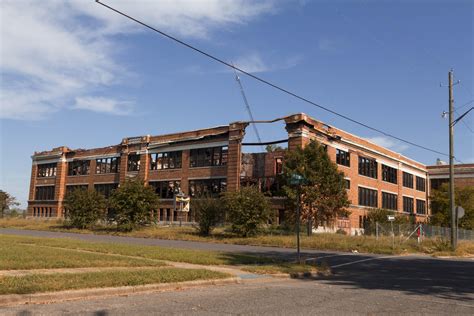 Abandoned School Xolertank