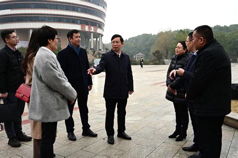 传承雷锋精神，砥砺奋斗青春——我校举行学雷锋活动月启动仪式 共青团湖南工程学院委员会