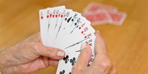 How to Play Pinochle? - Rules & Strategies | Bar Games 101