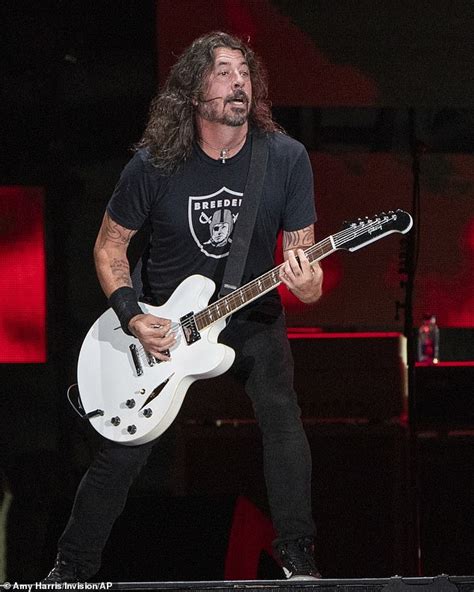 Hilarious Video Emerges Of Foo Fighters Frontman Dave Grohl Rocking Out