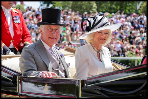 Re Carlo Quel Gesto Intimo Con La Duchessa Di Edimburgo Camilla Ha