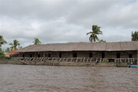 Rumah Adat Suku Asmat : Nama, Sejarah, Bagian dan Keunikan