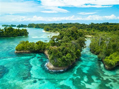 ISLA ESCUDO DE VERAGUAS CAMPING TRIP IN PANAMA - Journey Era