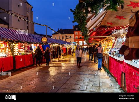 Christmas Market In Regensburg Stock Photo Alamy