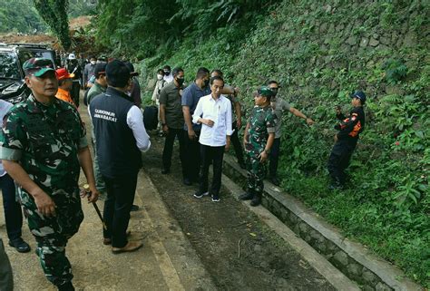 Kunjungi Korban Gempa Cianjur Jokowi Buka Akses Daerah Terisolasi