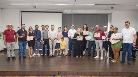 Prefeitura Premia Vencedores Do Concurso De Decora O Natalina E