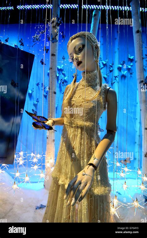 Christmas window displays - London Stock Photo - Alamy