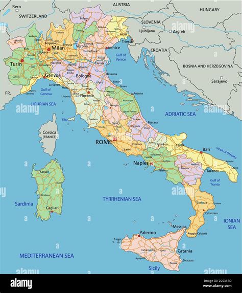 Italia Mapa político altamente detallado editable con capas separadas