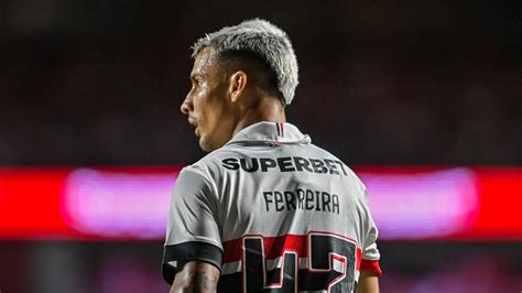 Ap S Ser Substitu Do Contra O Barcelona Ferreirinha Tranquiliza