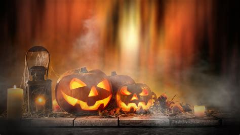 Download Wallpaper 2560x1440 Halloween, pumpkin, candles, lights QHD ...