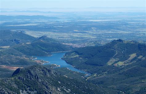 Embalse del Cancho del Fresno y Cañamero desde el Villuerc Flickr