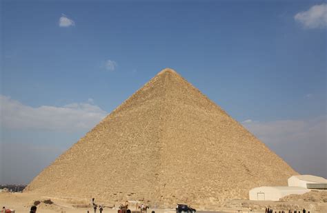 Curio World: Great Pyramid of Giza