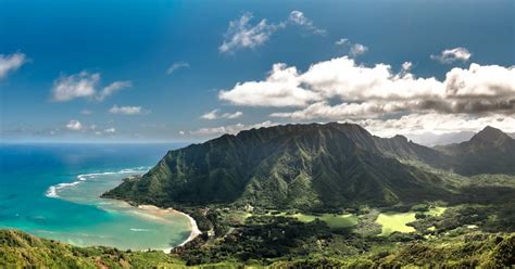 The Best Hikes in Oahu You Won't Want To Miss| GearJunkie