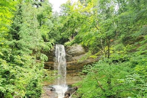 Pictured Rocks Waterfalls 5 Waterfall Hikes In The Ups National