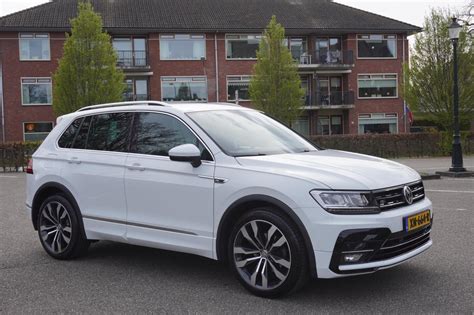 Volkswagen Tiguan 1 5 TSI ACT Highline Business R Line Virtual Cockpit