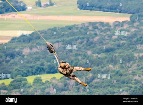 Static line parachute jump hi-res stock photography and images - Alamy